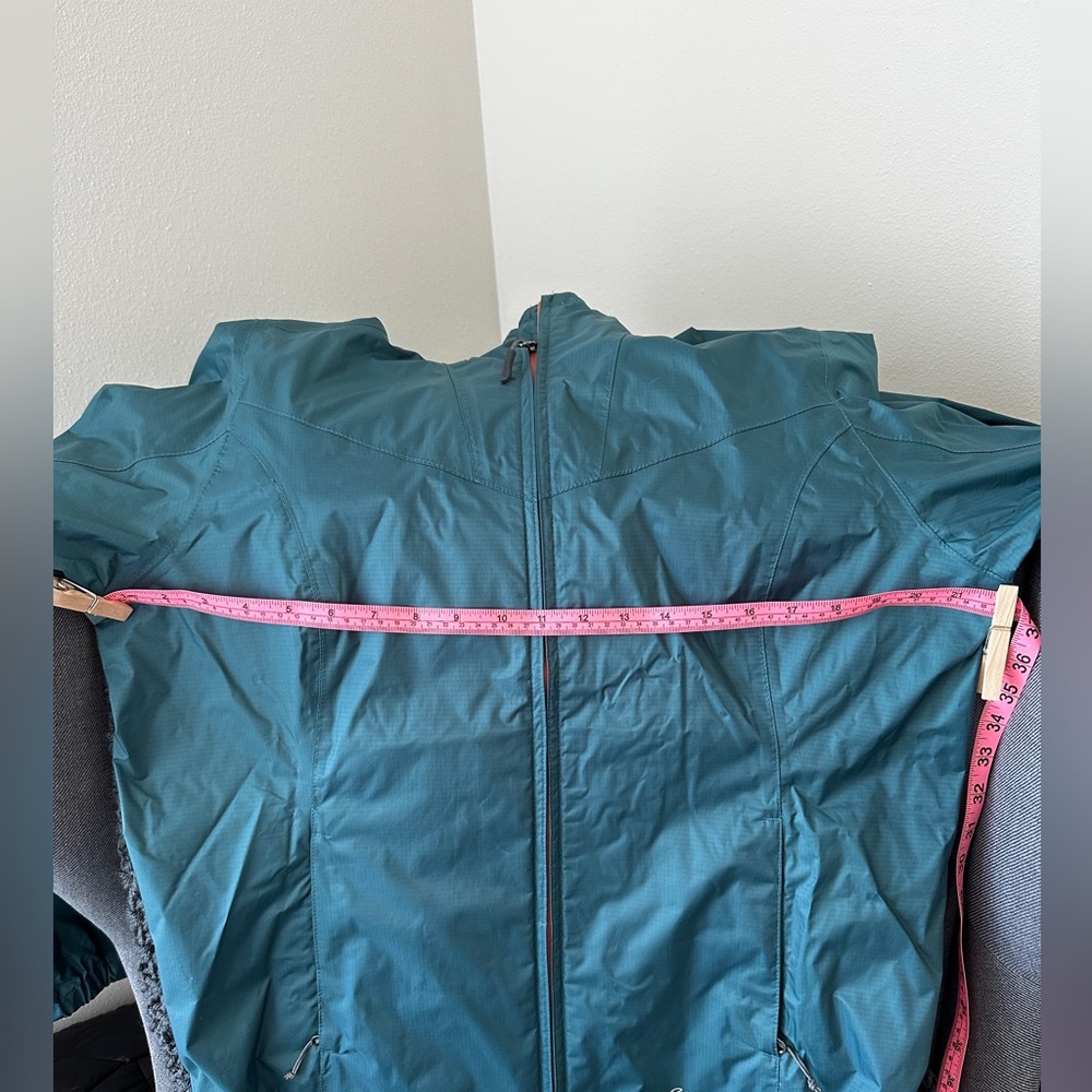 Eddie Bauer weather edge packable rain jacket. Women’s size large, color teal. - Picture 12 of 12